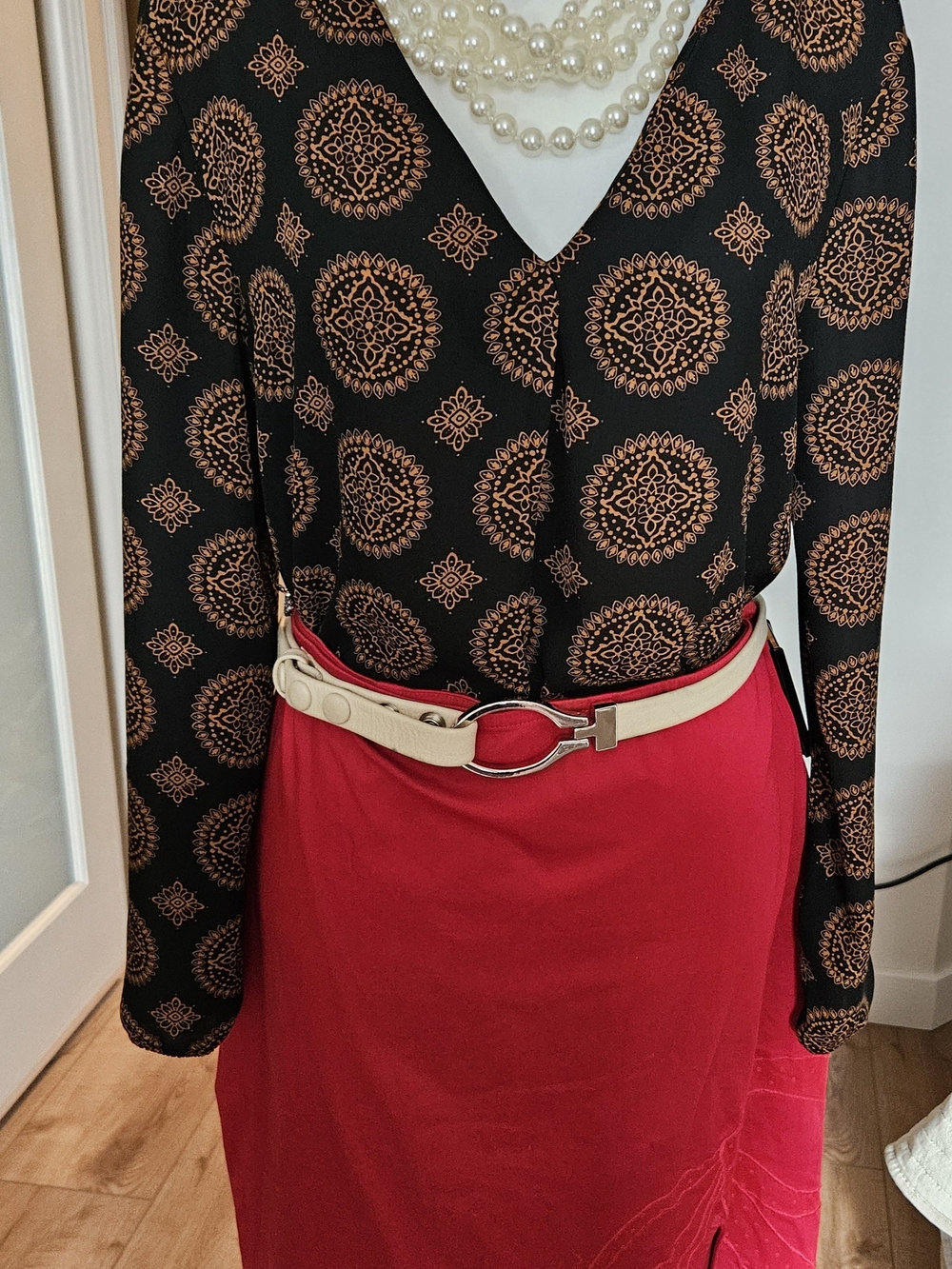 Black & Brown Patterned V-Neck Long-Sleeve Top